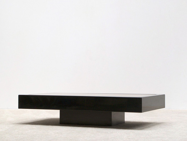 Decorative cocktail or coffee table