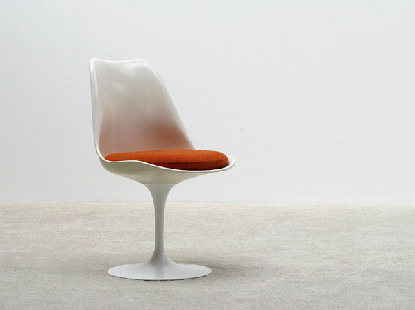 Eero Saarinen Tulip Chair Knoll international