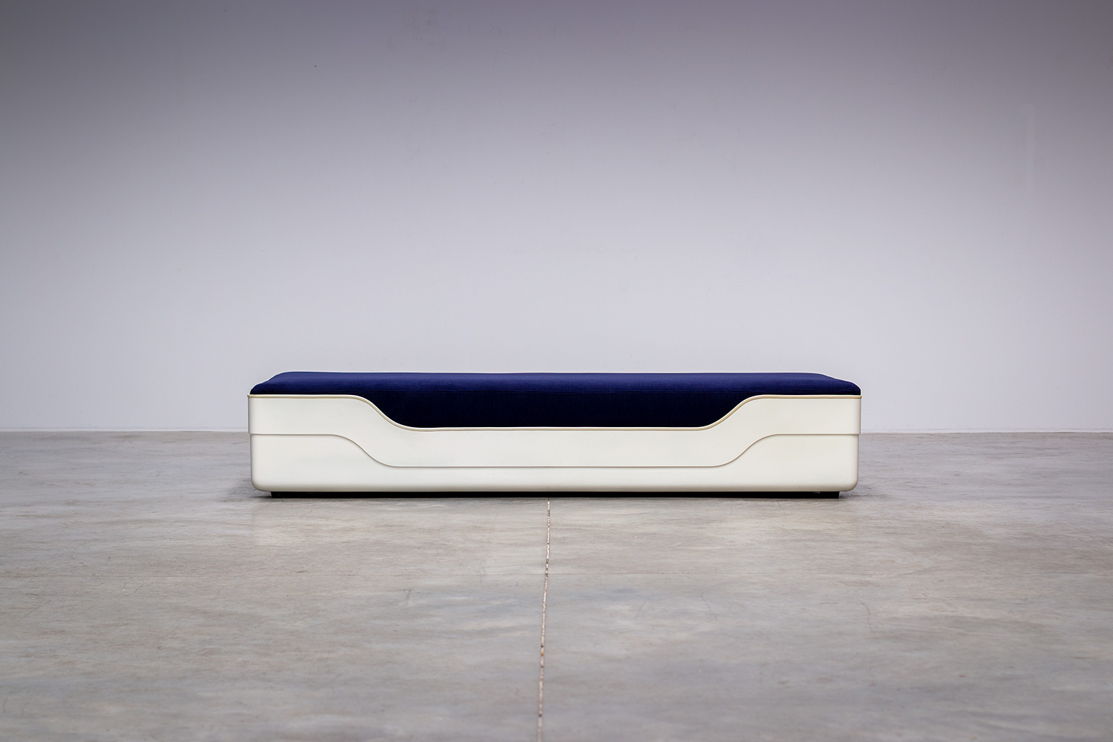 Marc Berthier daybed from the Ozoo collection 1968 Roche Bobois img 3