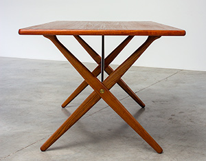 Master cabinetmaker Andreas Tuck AT-303 dining table design by Hans Wegner