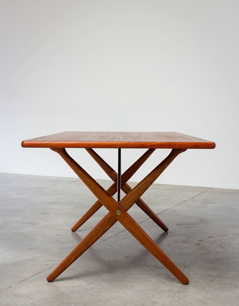 Master cabinetmaker Andreas Tuck AT-303 dining table design by Hans Wegner img 3