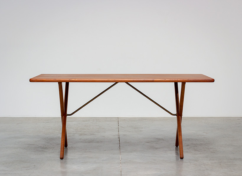 Master cabinetmaker Andreas Tuck AT-303 dining table design by Hans Wegner img 4