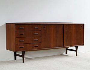 Modern 1960 grained teak sideboard