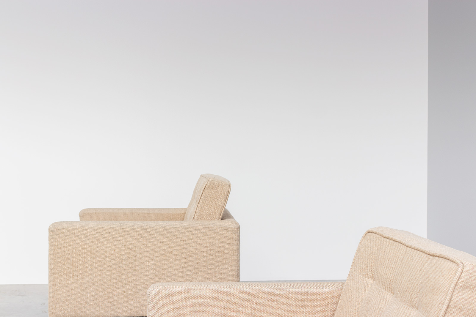 Pair of Florence Knoll lounge chairs for Knoll International Circa 1960 img 7