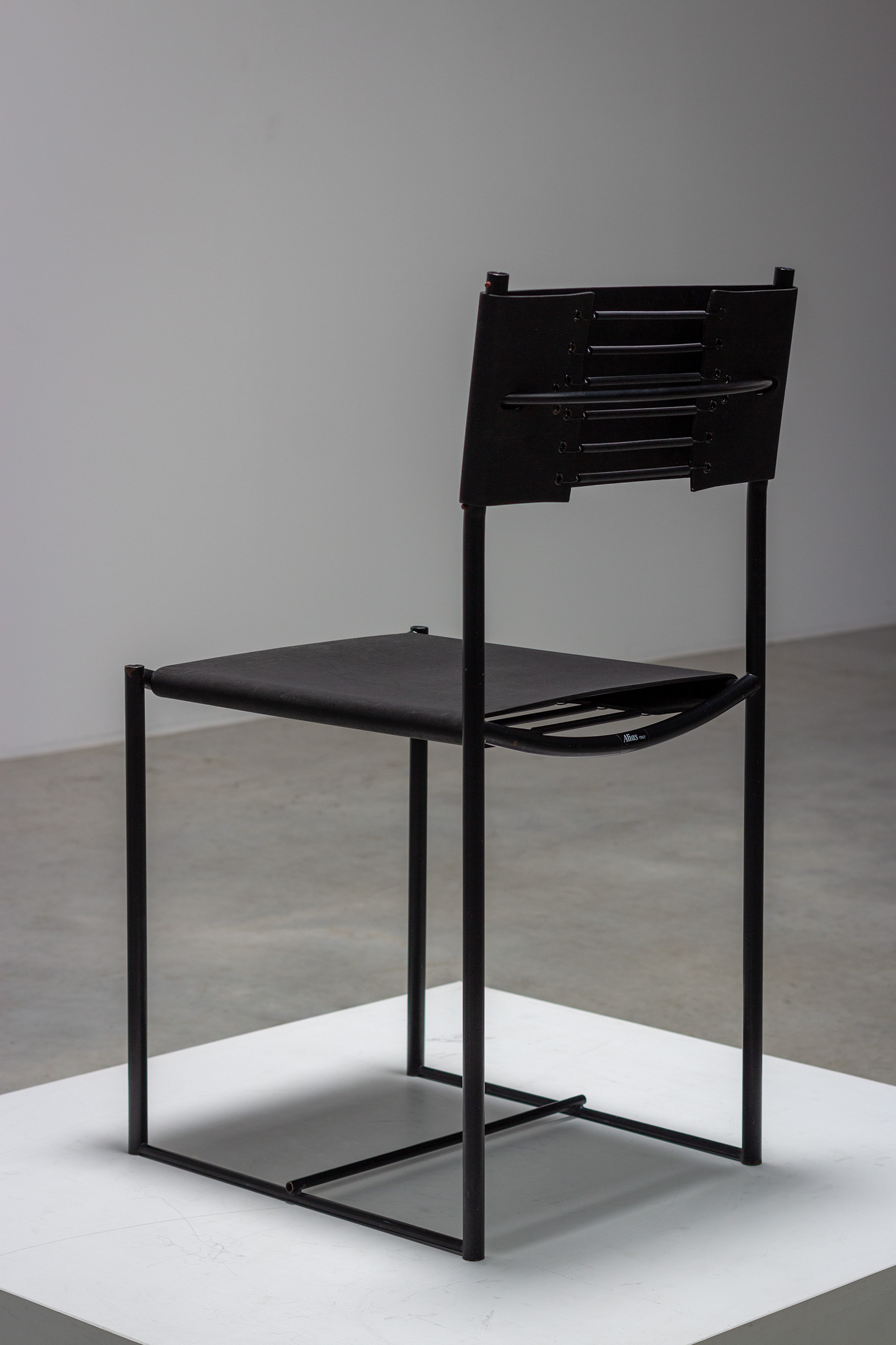 Pair of Giandomenico Belotti black Spaghetti chairs 1979 img 7