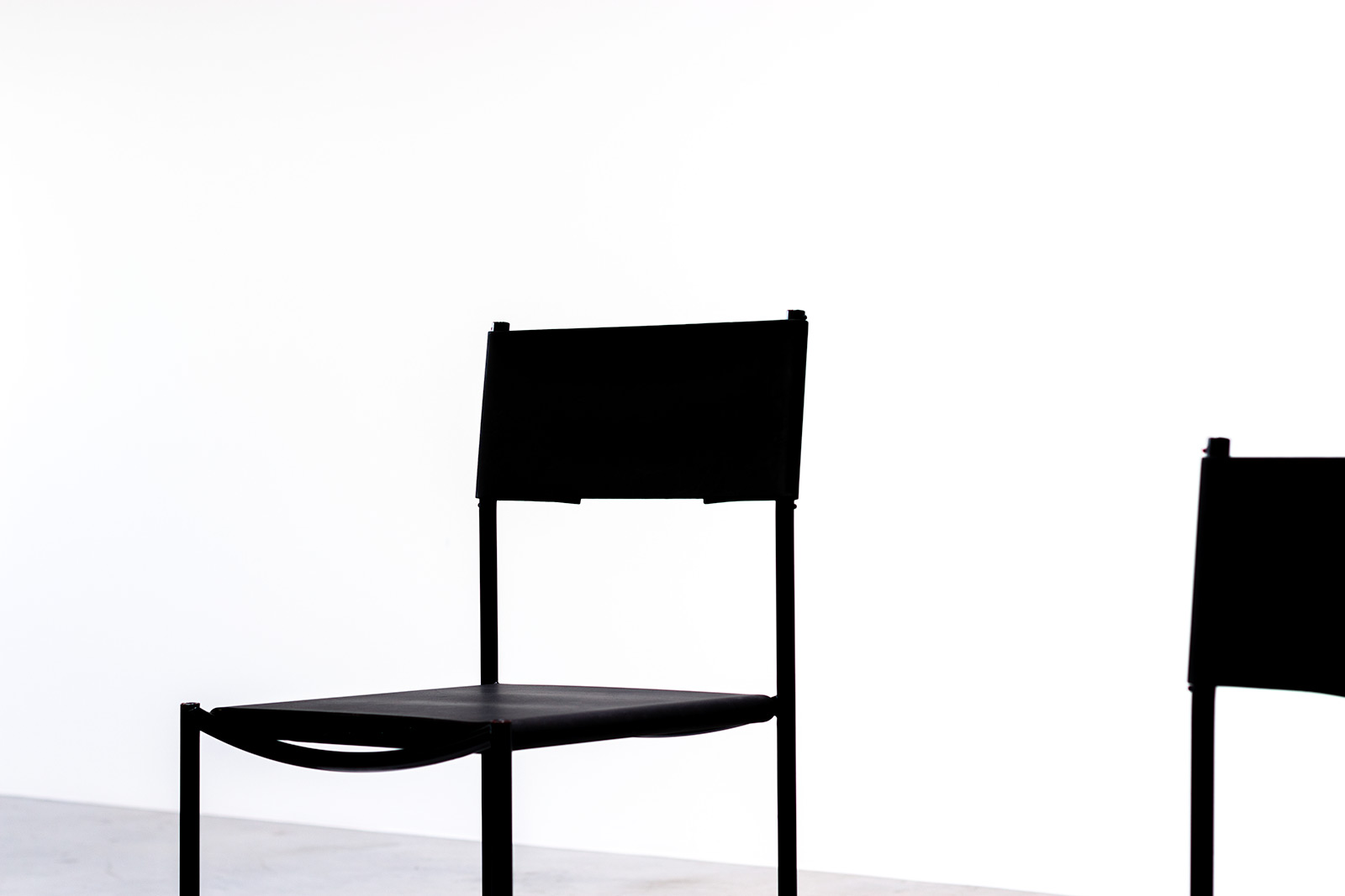 Pair of Giandomenico Belotti black Spaghetti chairs 1979 img 7