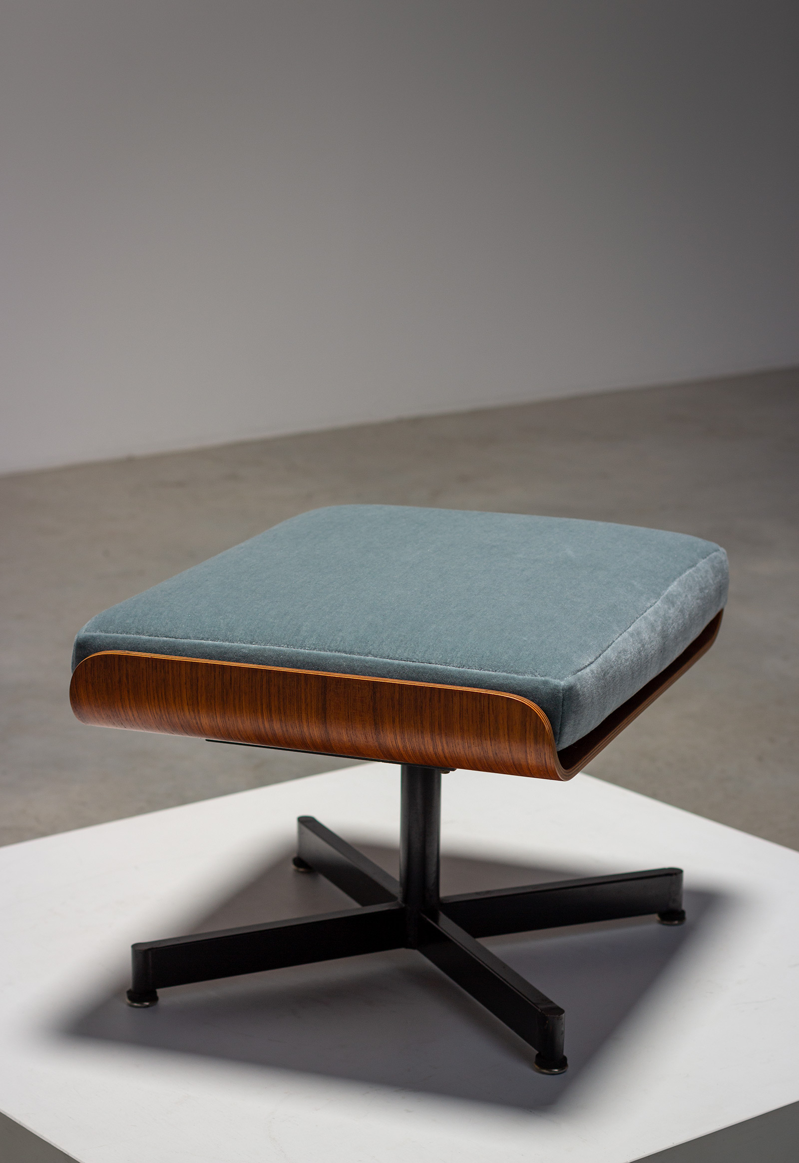 Pierre Guariche teak plywood Helsinki armchair with ottoman 1960 img 10