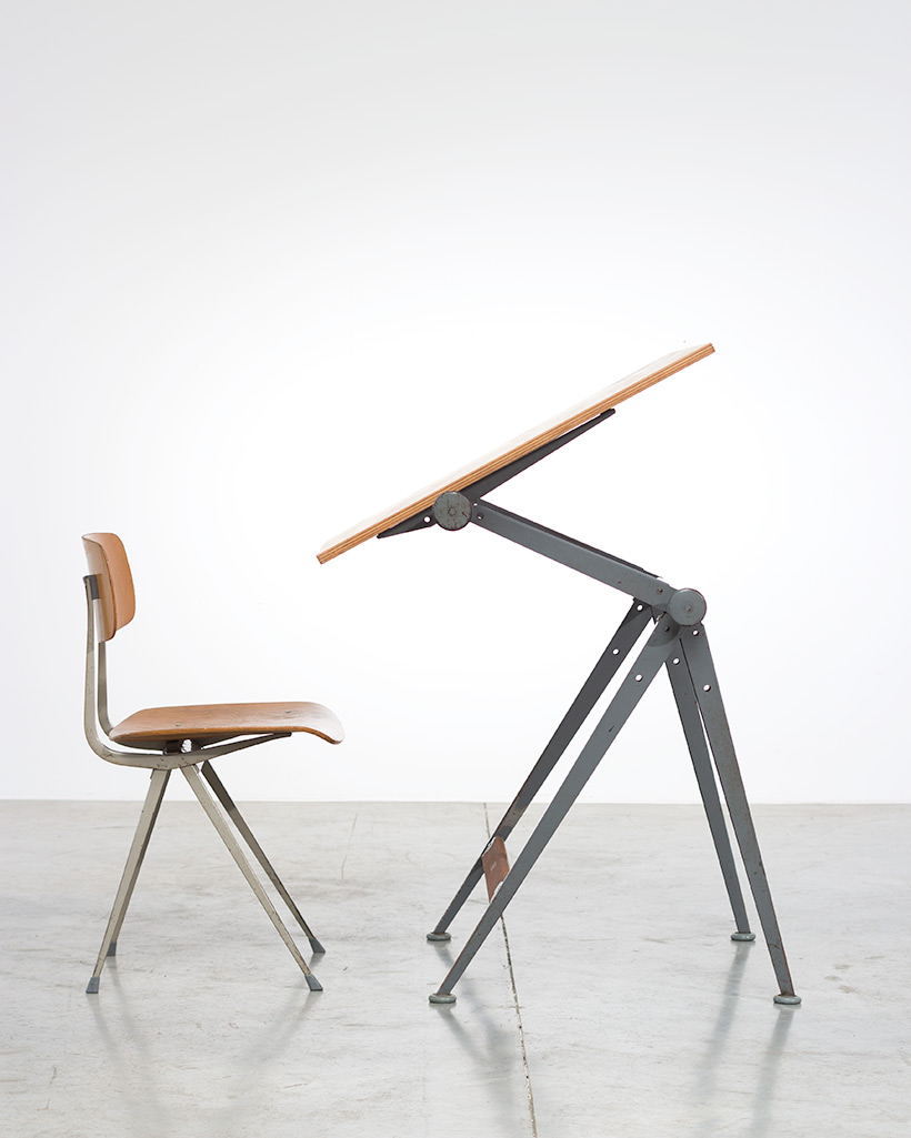 Reply drafting table designed by Wim Rietveld and Friso Kramer chair img 4