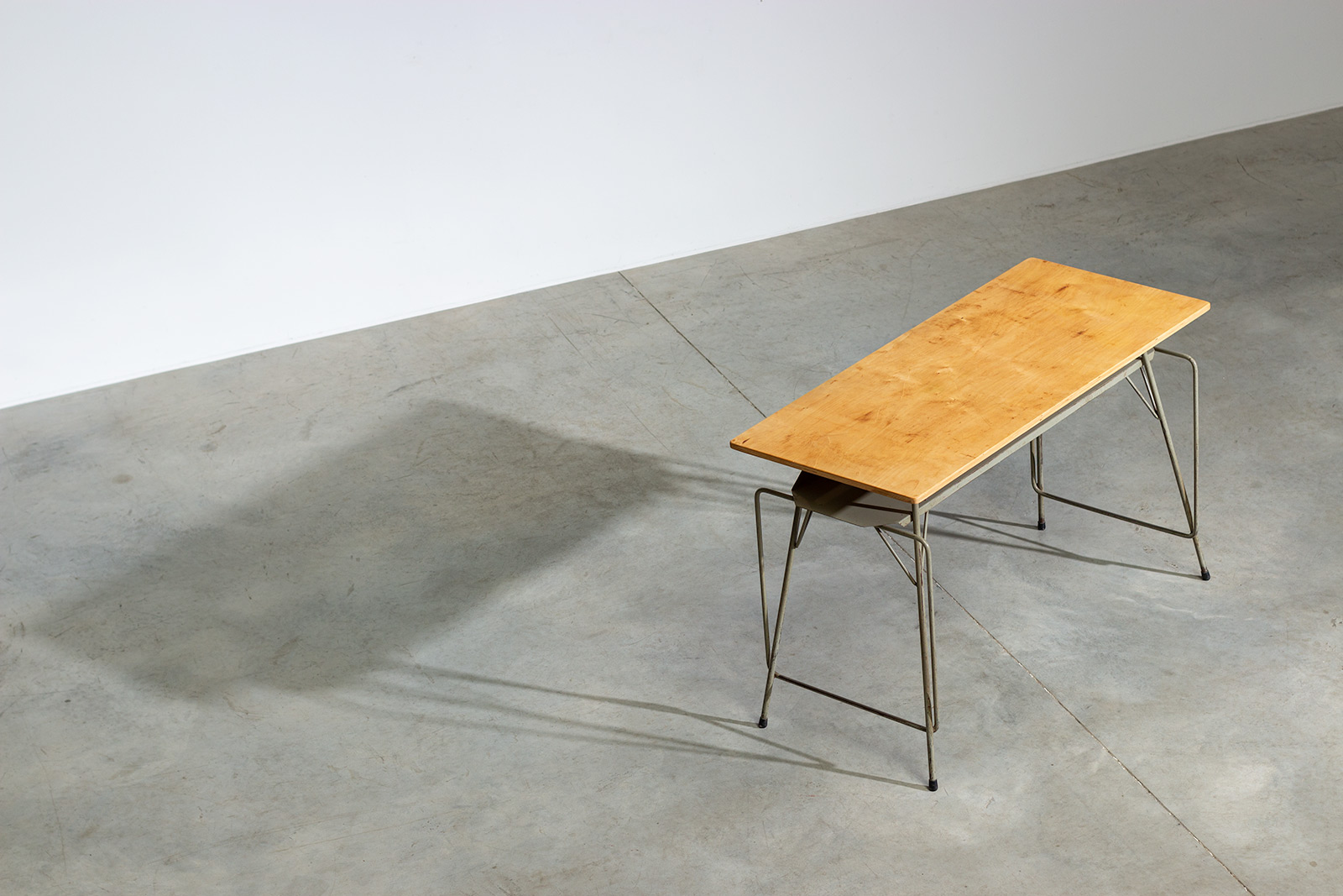 Writing table by architect and designer Willy Van Der Meeren img 3