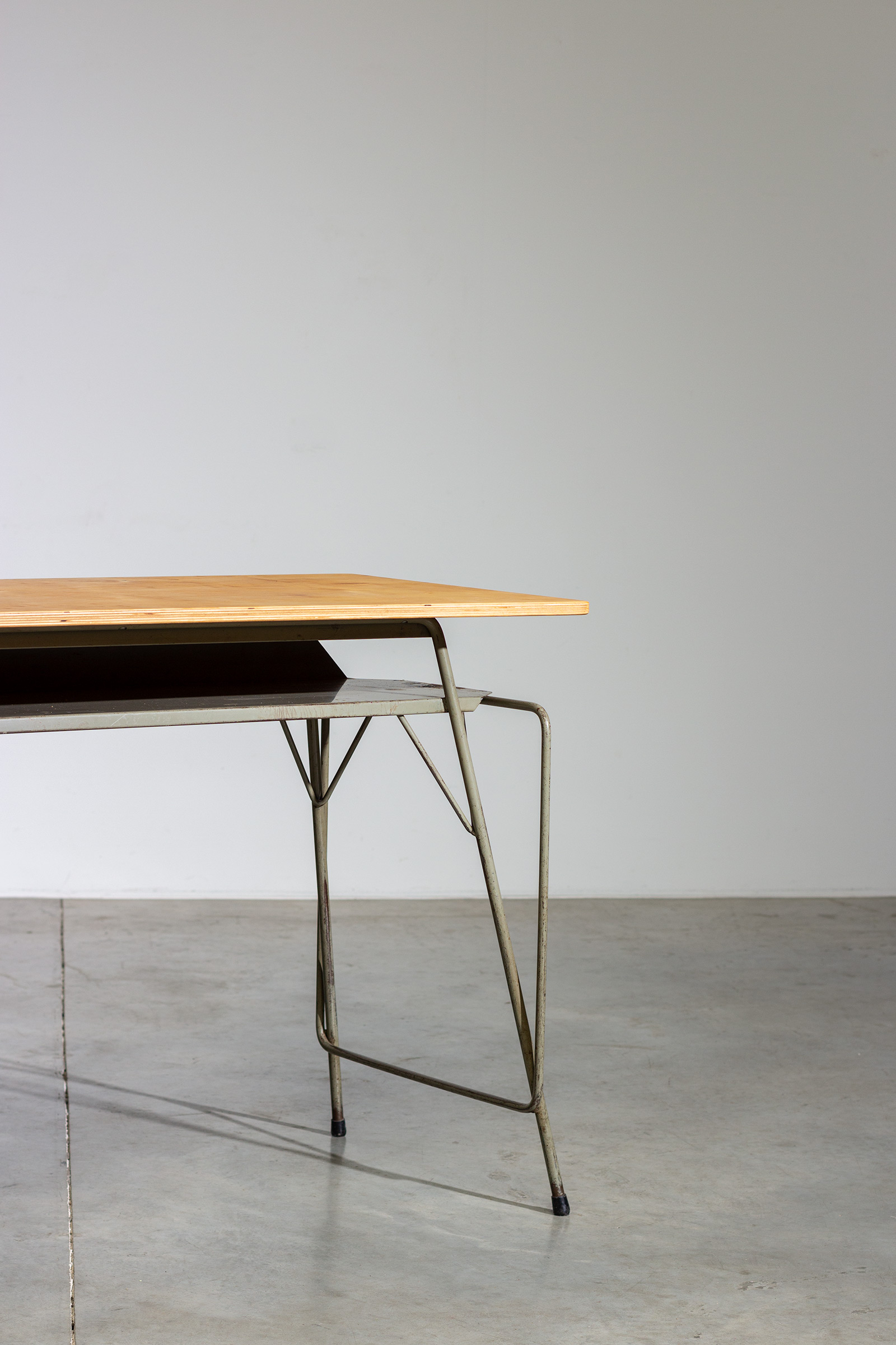 Writing table by architect and designer Willy Van Der Meeren img 5