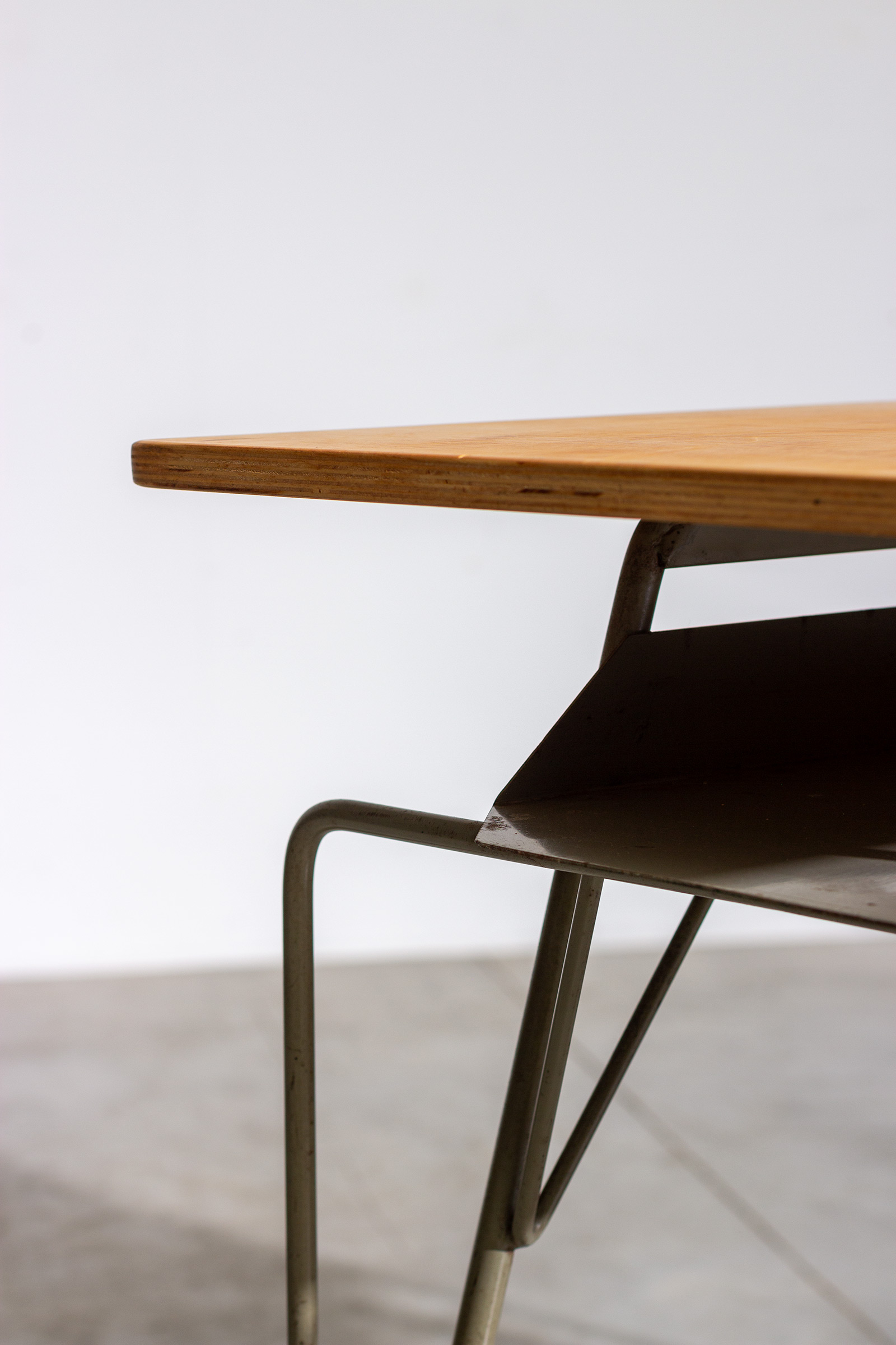 Writing table by architect and designer Willy Van Der Meeren img 7
