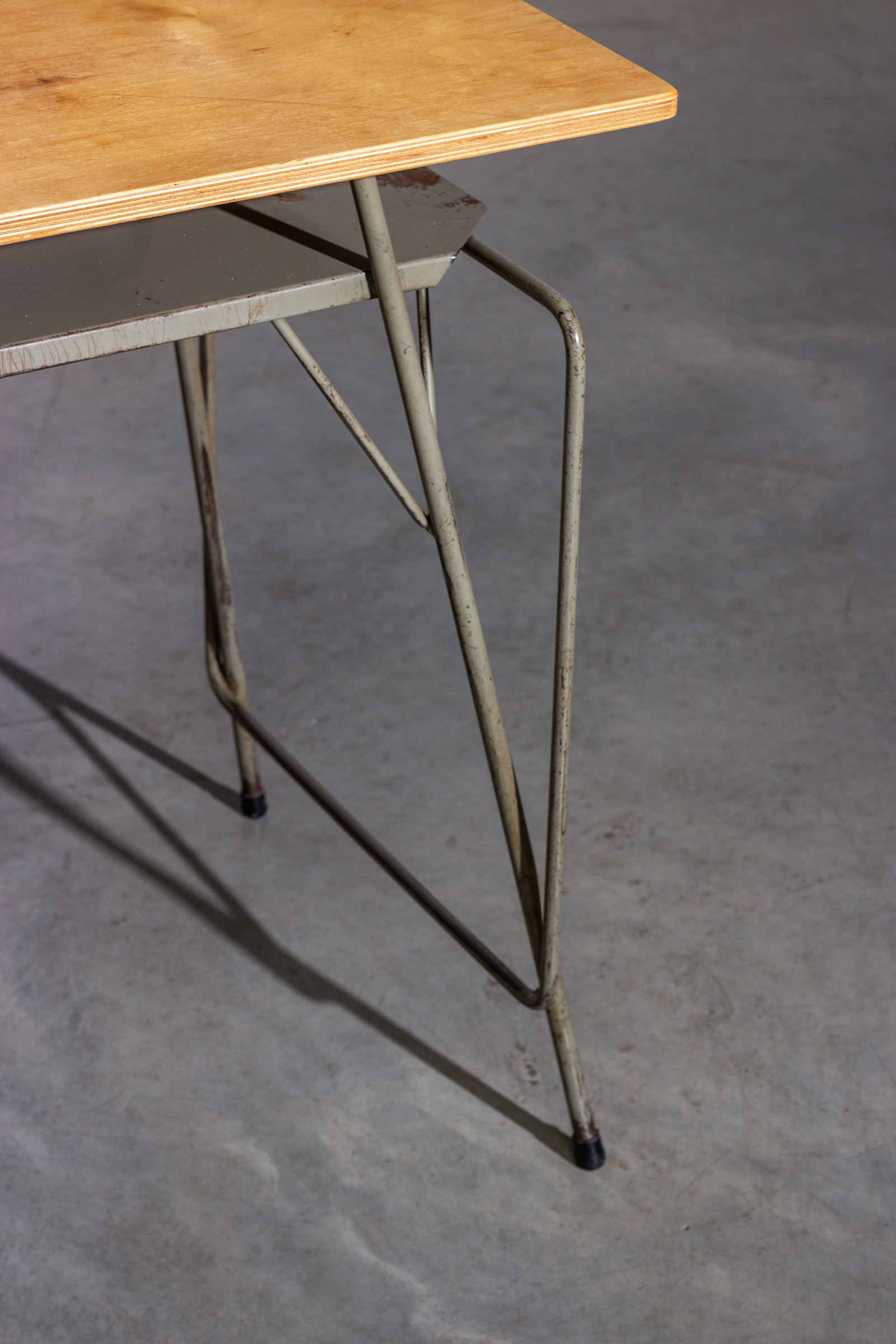 Writing table by architect and designer Willy Van Der Meeren img 8